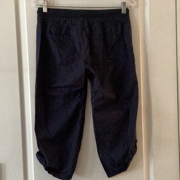 Women’s Capris - Picture 2 of 2